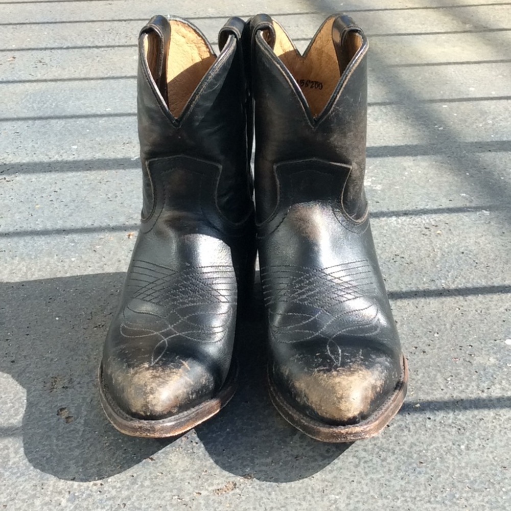 Frye Billy Short Distressed Boots 7.5